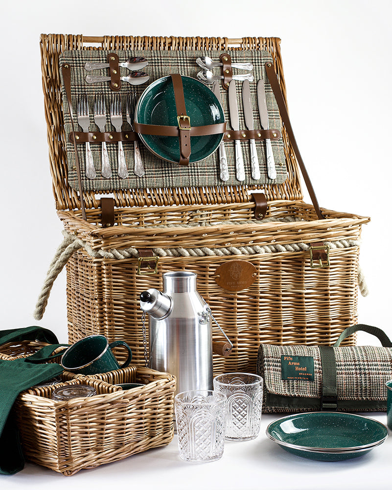 English Willow Picnic Hamper